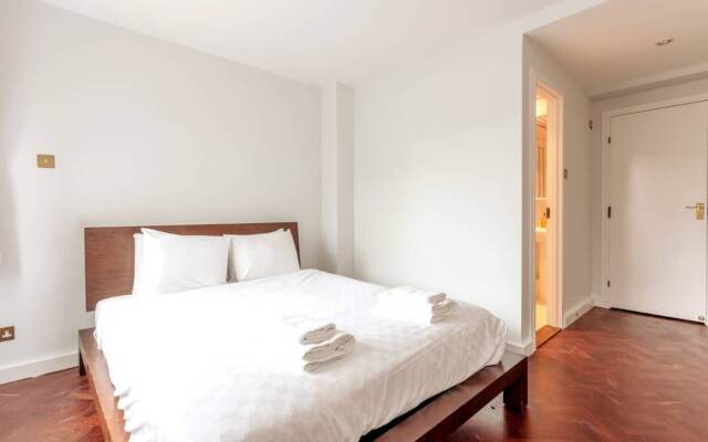 Spacious Holborn Apartment Close to Tube