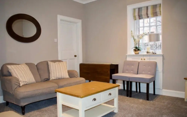 Historic 4 Bedroom Apartment in Dean Village, Edinburgh