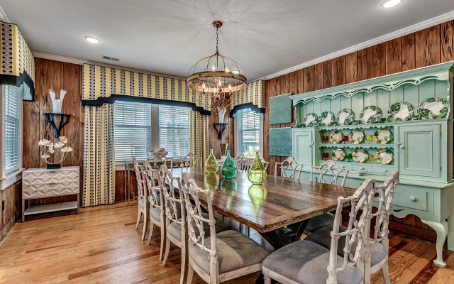 -Under The Sea (8 Bdrm / 7 Bath, Sleeps 22)