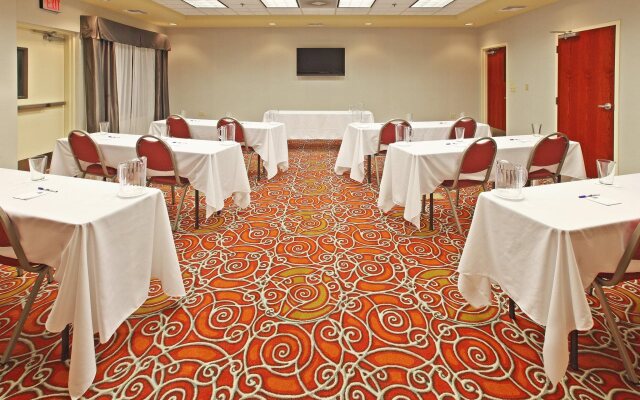 Holiday Inn Express & Suites West by IHG