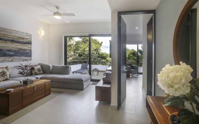 HIRA PH4 w Rooftop Terrace by Gate48