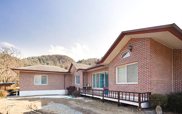 Gapyeong Pot Pension