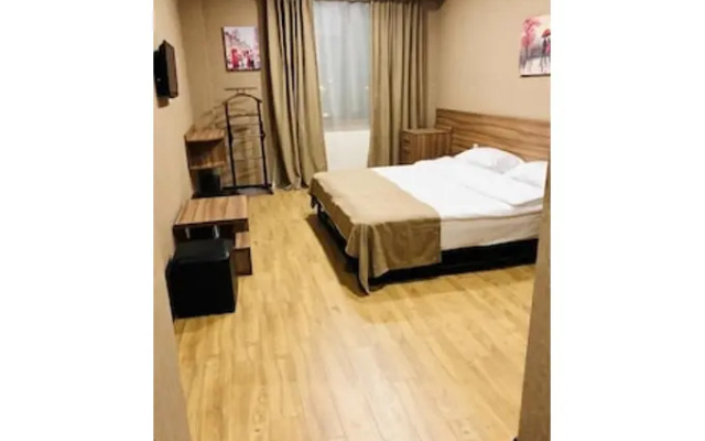 Lords Hotel