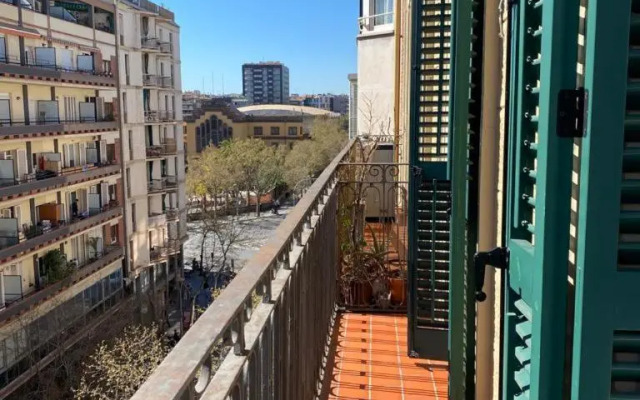 2 Bdr Eixample Apartment
