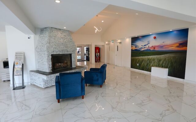 Clarion Pointe