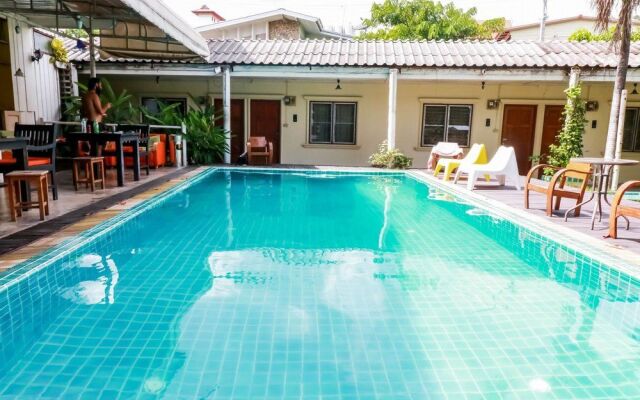 Nida Rooms Phra Sing Soi 2 Bazaar