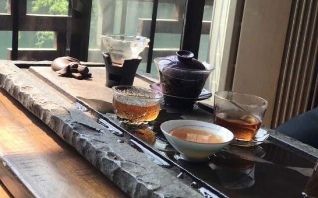 Phoenix Fenglinju Inn (Ancient City Lijiang Hongqiao Branch)