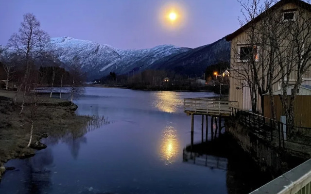 The house on the lake