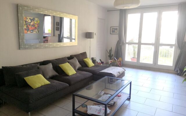 Apartment With 2 Bedrooms in Aix-en-provence, With Enclosed Garden and Wifi - 49 km From the Beach