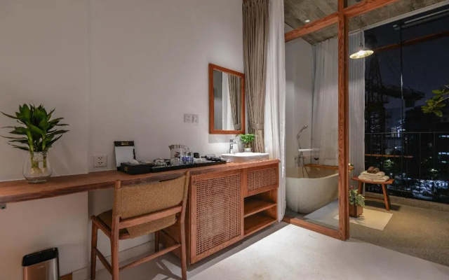 Luxury 22Land Suites Residence Hotel – Guest Rooms – Hanoi