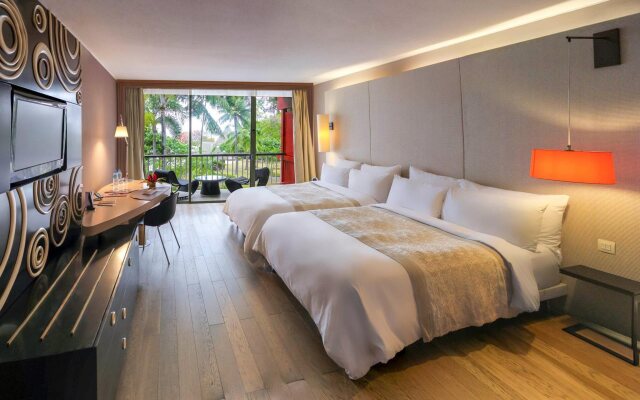 Tahiti Ia Ora Beach Resort