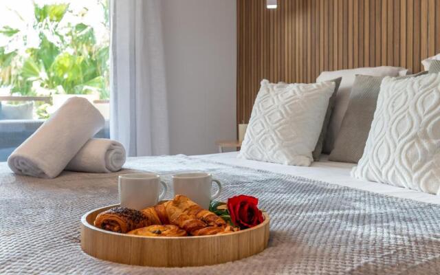 300 SQM Penthouse · Private Swimming pool · BBQ · WiFi