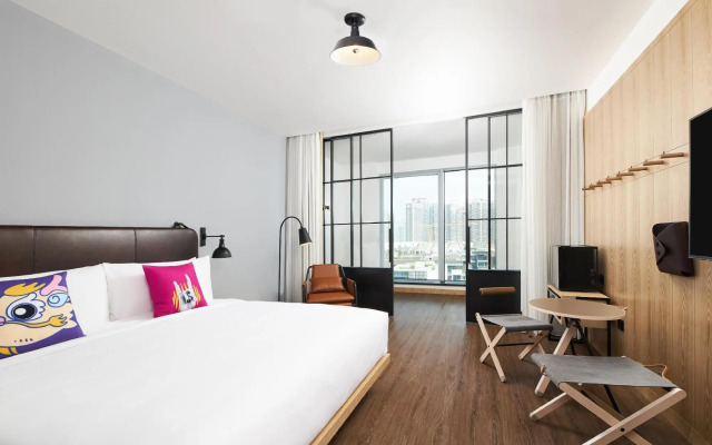 Moxy Shenzhen North Station