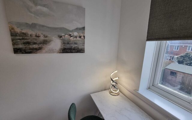 Captivating 3-bed House in Strood, Rochester Kent