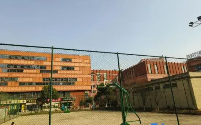 Lianhua Zhishang Hotel
