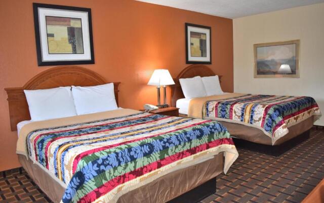 Great Lakes Inn and Suites