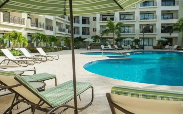 One Bedroom Ground Floor With a Pool View