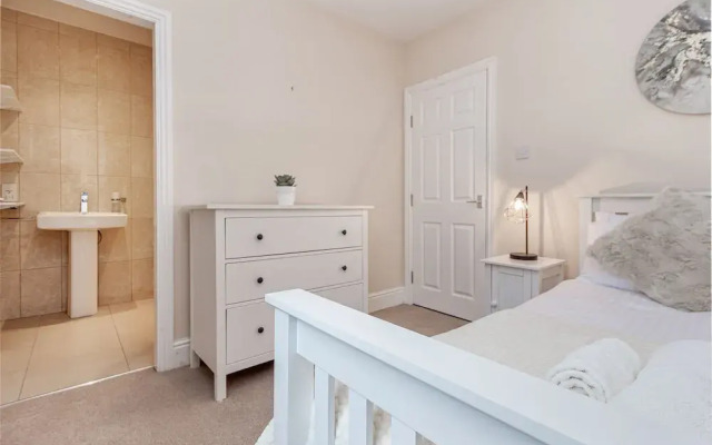 Worcester City Centre Apartment - 2 Bedrooms