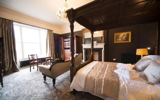East Walls Hotel