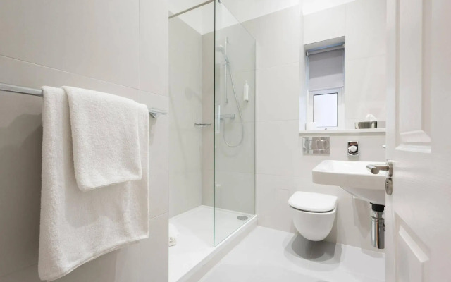 PREMIER SUITES Reading