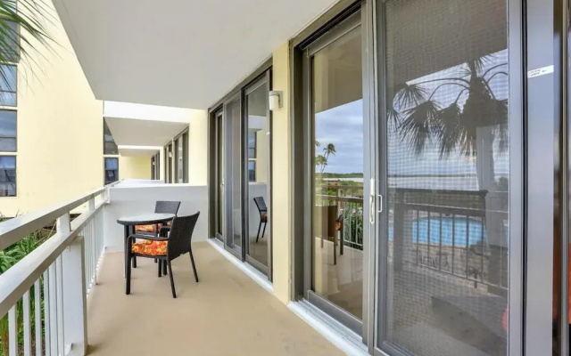 Tradewinds 205