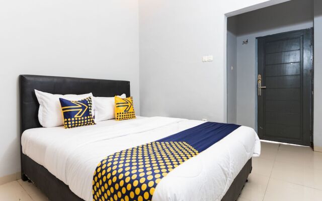 SPOT ON 2433 Pondok Akuanna