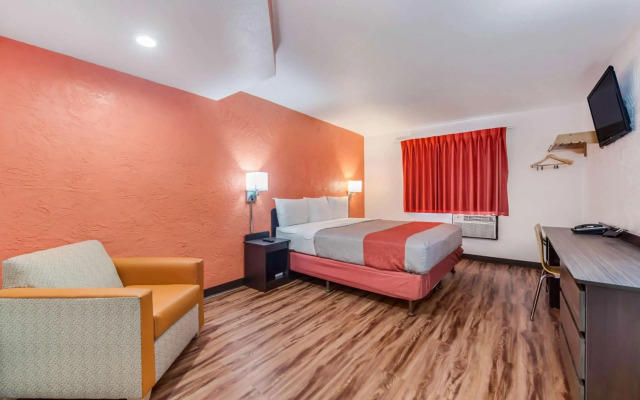 Motel 6 Saint Paul, MN - I-94