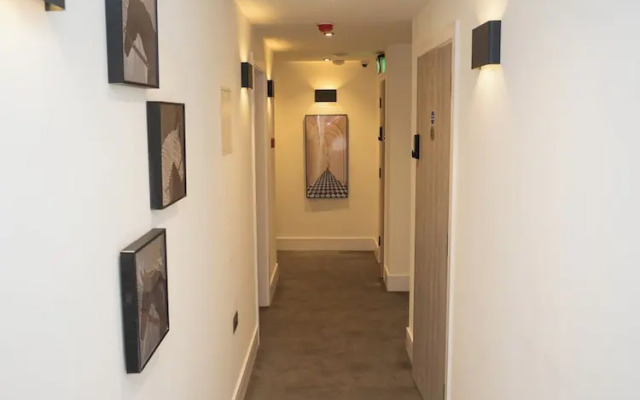 Crown Hotel