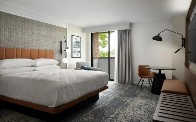 Sheraton Grand Rapids Airport Hotel