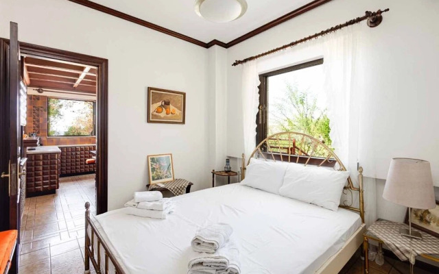 Malt Beachfront Villa Mola Kalyva