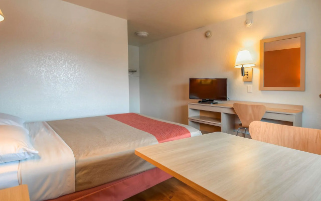 Motel 6 El Monte, CA - Los Angeles