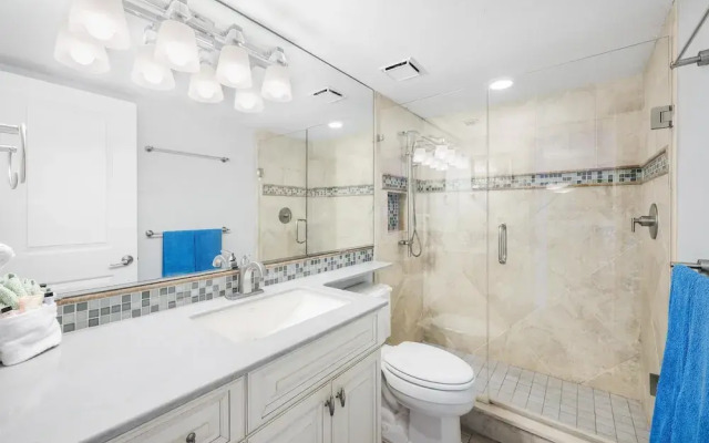 South Seas Tower 4-704