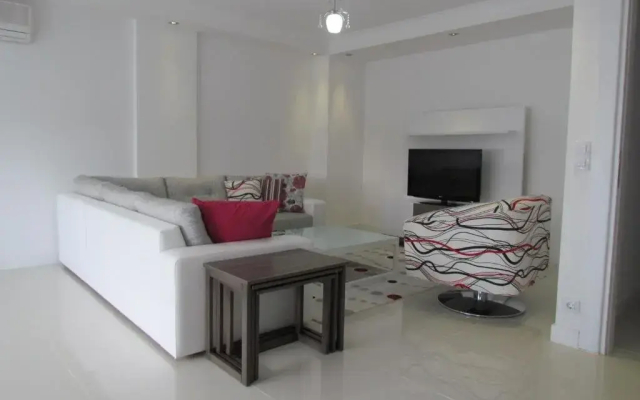 Side Aquamare Residence