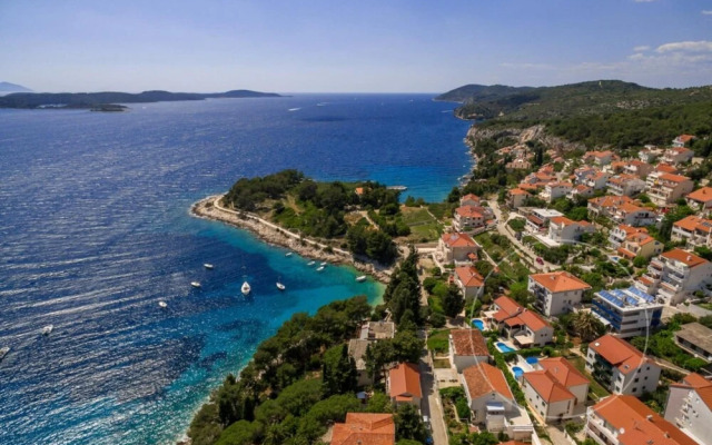 Villa Mare in Hvar With 4 Bedrooms and 3 Bathrooms