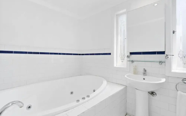 HELENA, 2BDR Fitzroy House