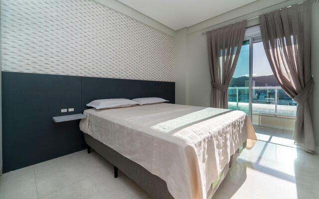 Apartamento 2 quartos sendo 1 suíte 80 metros da praia