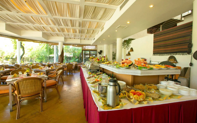 Shangri-La Village Resort