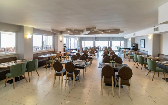 Golden Beach Hotel