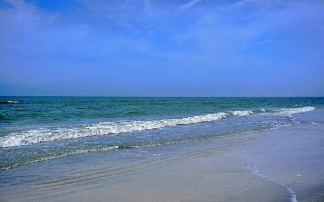 Misty Isles Redington Beachfront Suite 2