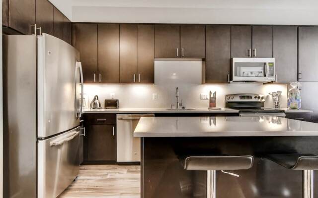 Global Luxury Suites in Sterling