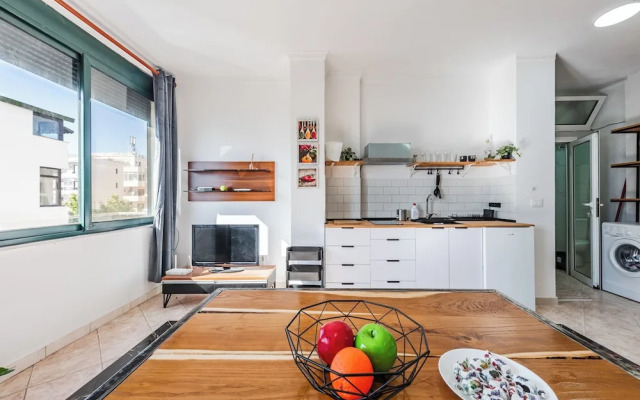 Seaview Charm Studio