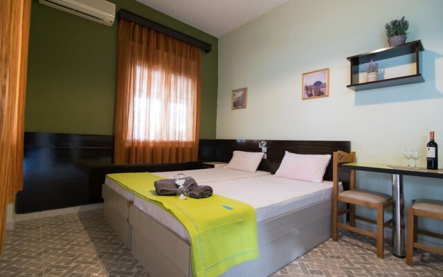 Avra Comfort Rooms