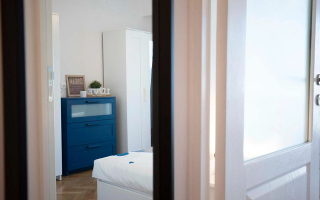 Victoria Avenue Apartment