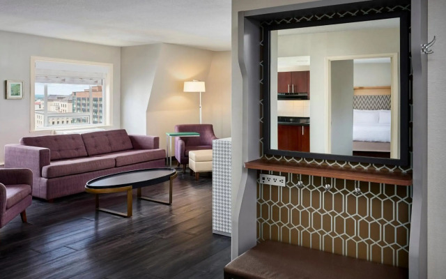 Holiday Inn Ottawa Dwtn - Parliament Hill by IHG