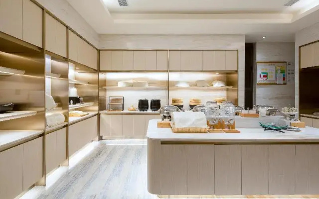 Ji Hotel Shanghai Wuwei Dong Road Metro Station