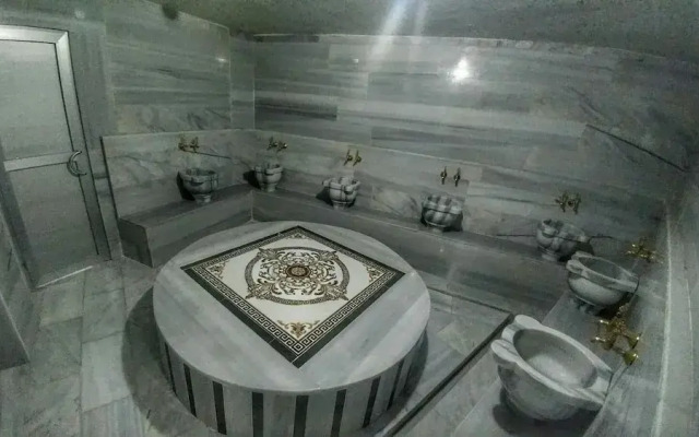 Crystall Hotel