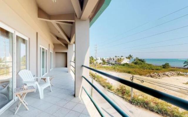 Suite C303 Mara Laguna