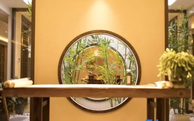 Huacheng·Guanshan Hotel (Guiyang Municipal Government Guanshanhu Park Branch)