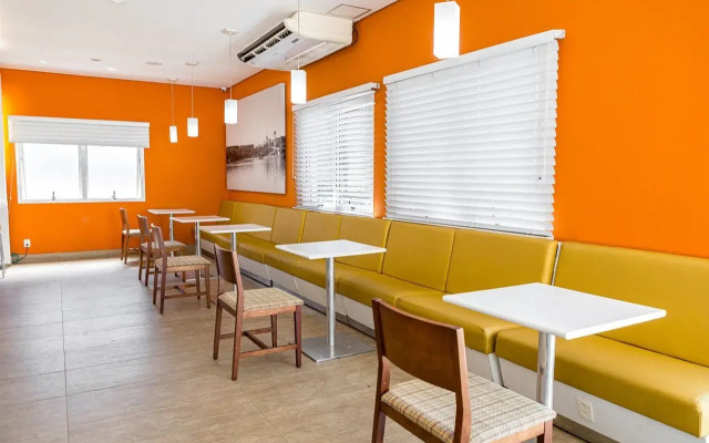 Super 8 Aeroporto Confins