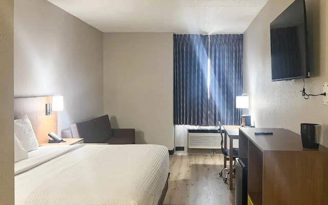 Studio 6 Suites Fremont, OH